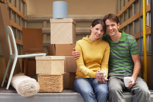 Local van service for furniture and box transport in South Kensington